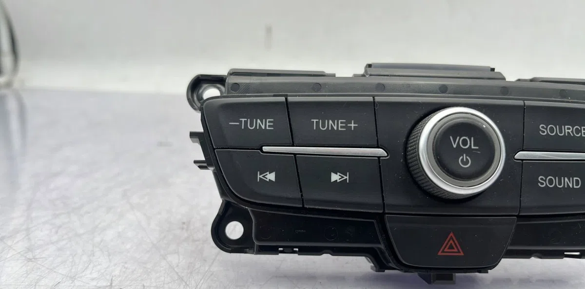 Commande autoradio FORD FOCUS 3 PHASE 2 occasion — photo 4