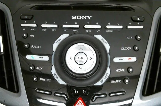 Commande autoradio Ford FOCUS III 1.6 ti (2010-2018) occasion — photo 3