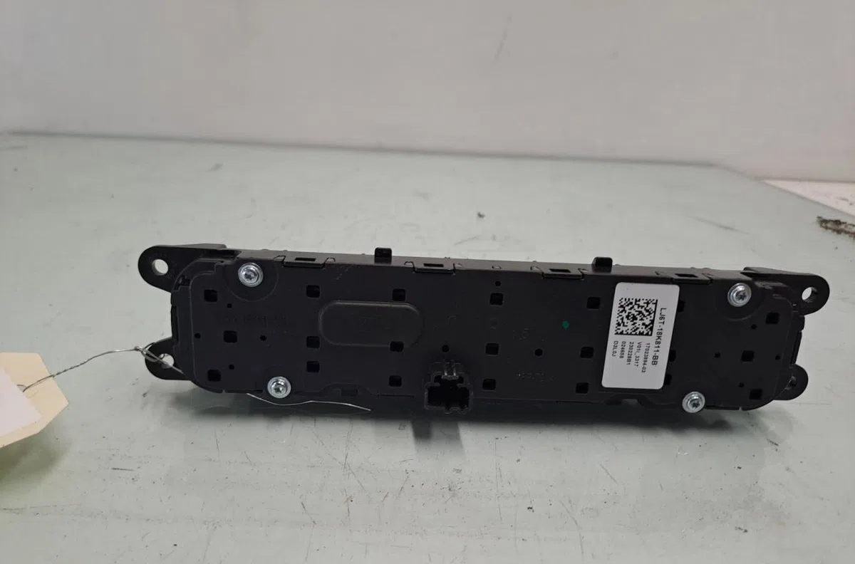 Commande autoradio FORD KUGA 3 PHASE 1 occasion — photo 2