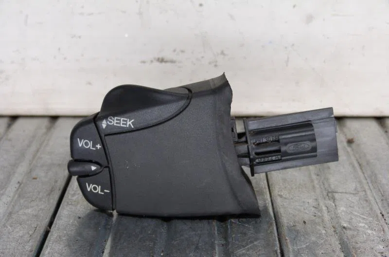 Commande autoradio FORD MONDEO 2 occasion — photo 3