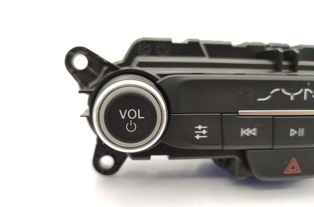 Commande autoradio FORD TRANSIT CONNECT 2 PHASE 2 occasion — photo 2