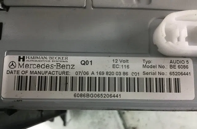 Commande autoradio Mercedes-benz CLASSE B Sports Tourer (W245) B 180 cdi (245.207) (2005-2011) 5 portes occasion — photo 2
