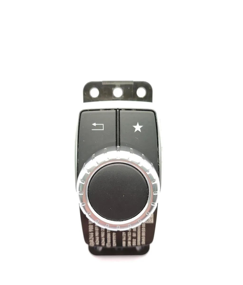 Commande autoradio MERCEDES CLASSE CLA 117 SHOOTING BREAK occasion