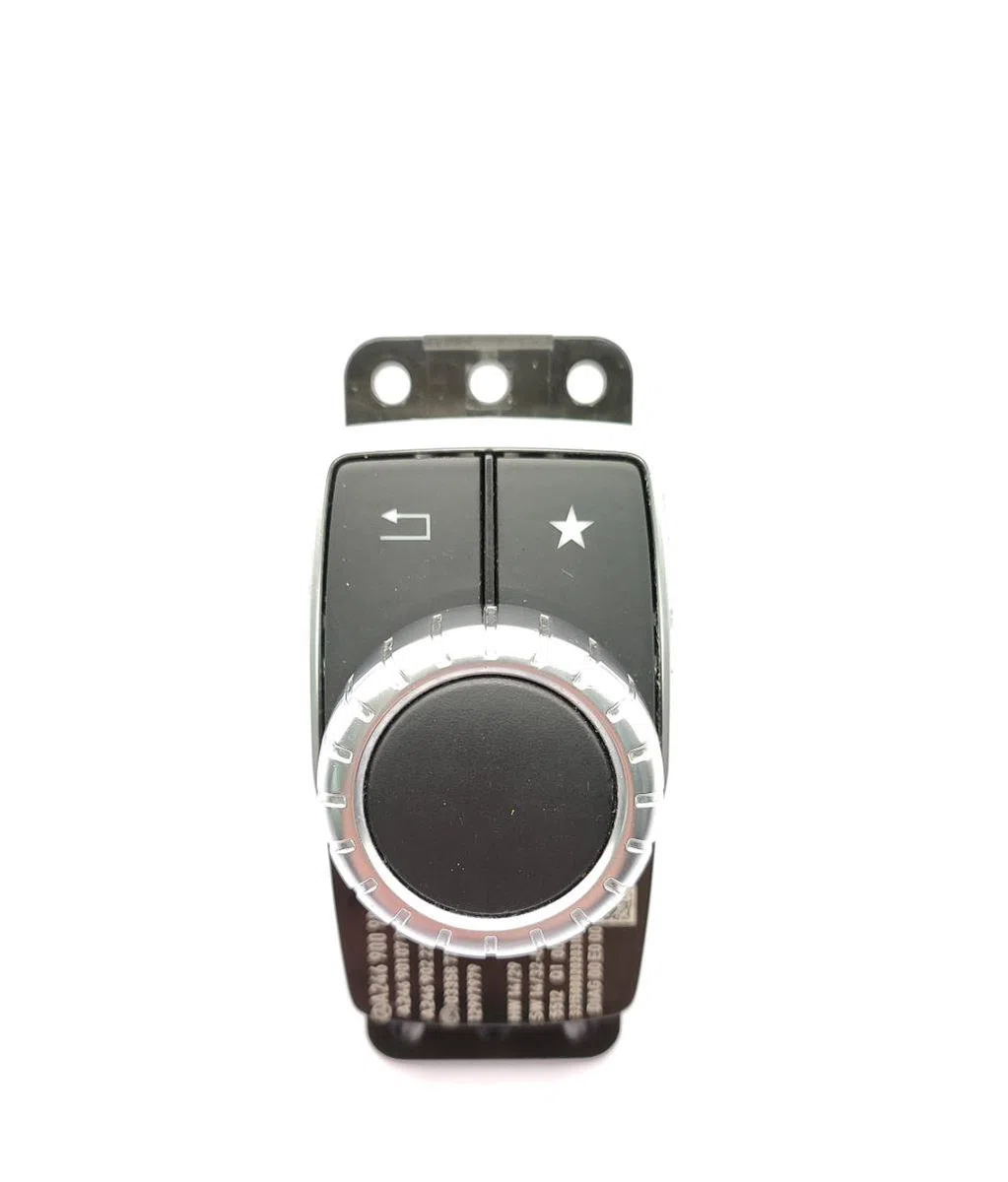 Commande autoradio MERCEDES CLASSE CLA 117 SHOOTING BREAK occasion — photo 2