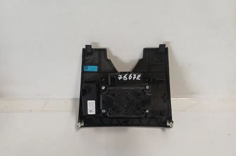 Commande autoradio MERCEDES CLASSE E 212 PHASE 2 occasion