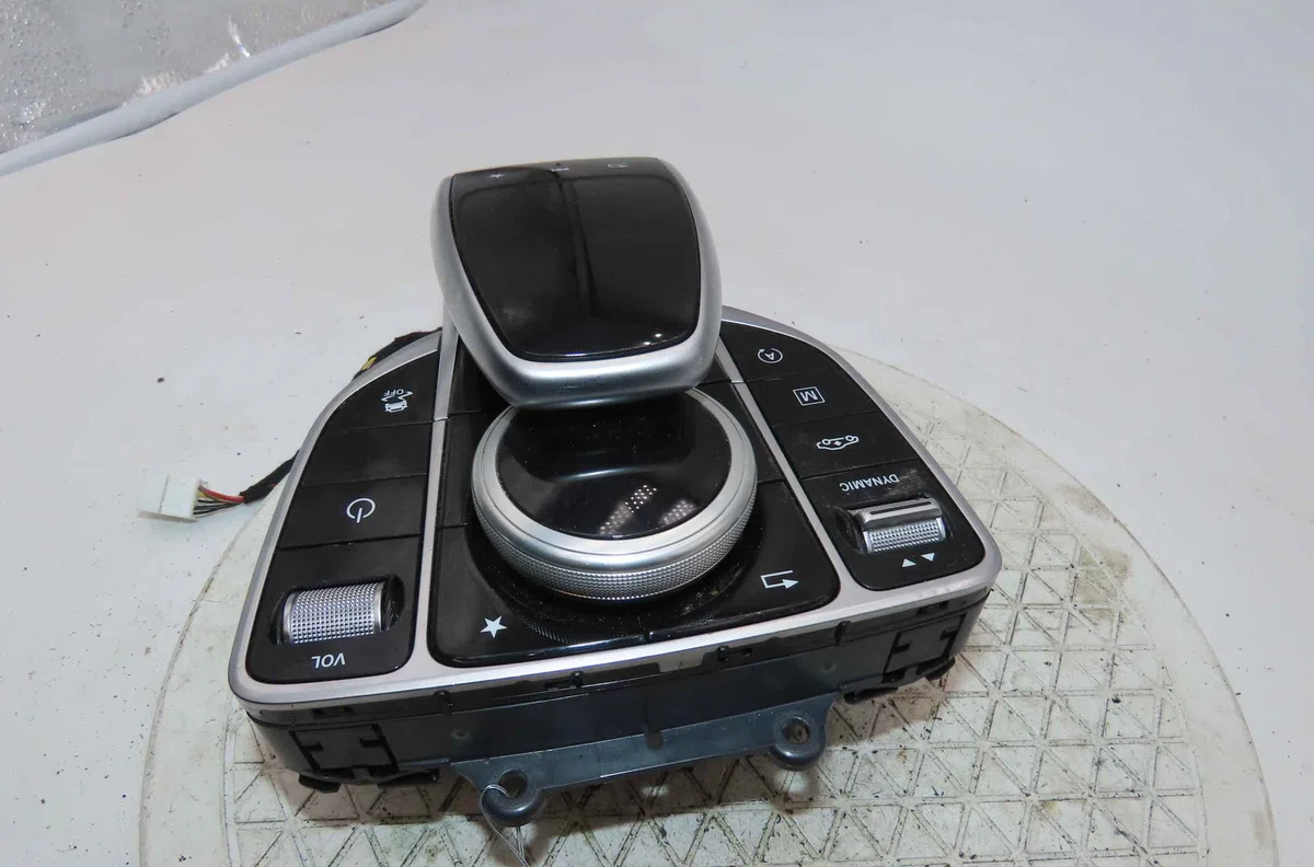 Commande autoradio MERCEDES CLASSE GLC occasion — photo 2