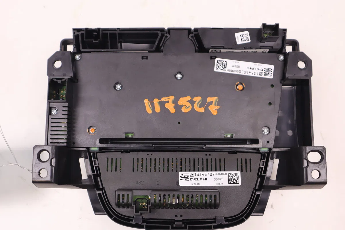 Commande autoradio Opel ASTRA J (P10) 1.7 cdti (68) (2009-2015) occasion — photo 2