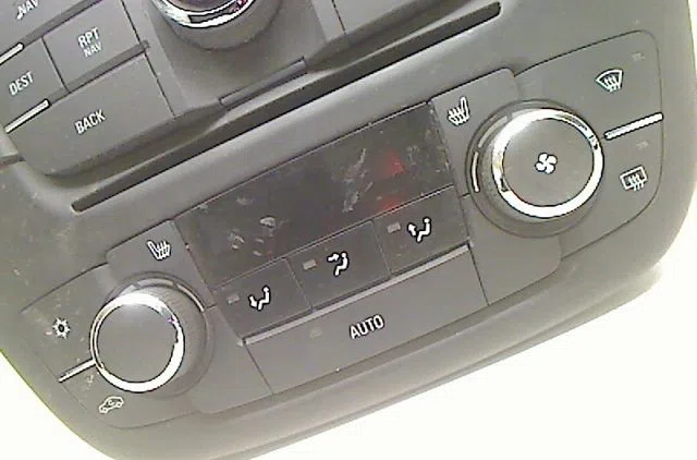 Commande autoradio Opel INSIGNIA A (G09) 2.0 cdti (68) (2008-2017) occasion — photo 2