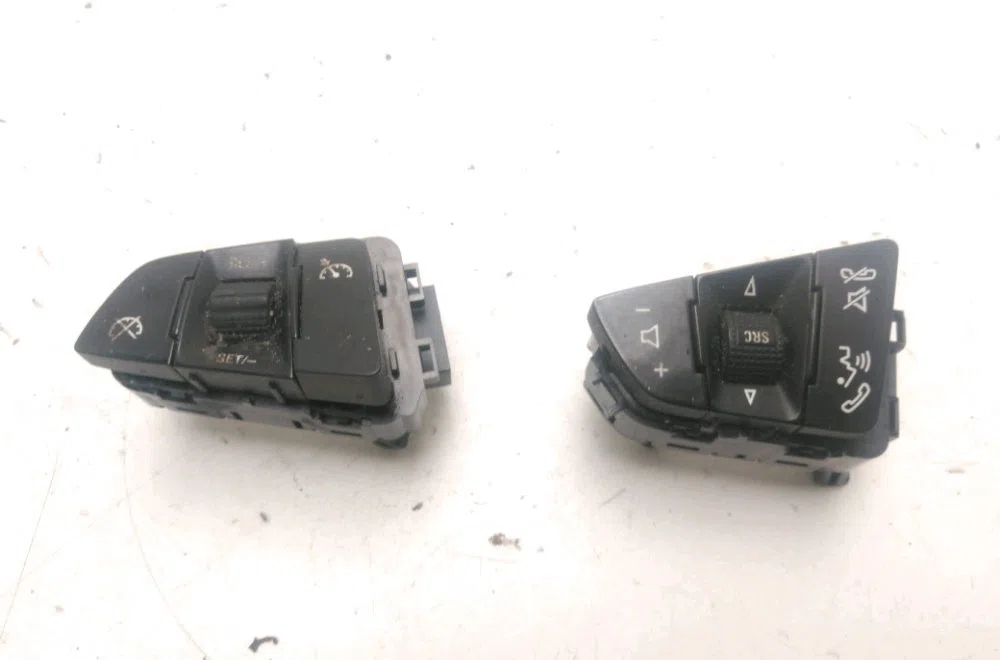 Commande autoradio Opel MERIVA B Monospace (S10) 1.6 cdti (75) (2014-2017) occasion — photo 2
