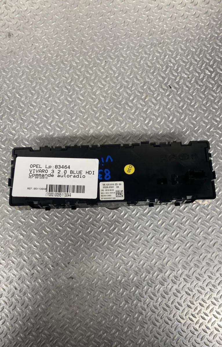 Commande autoradio OPEL VIVARO 3  VIVARO 3 PHASE 1 occasion — photo 2