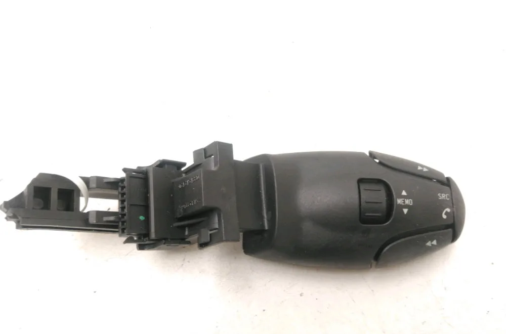 Commande autoradio Peugeot 307 Break (3E) 2.0 hdi 135 (2004-2008) 5 portes occasion