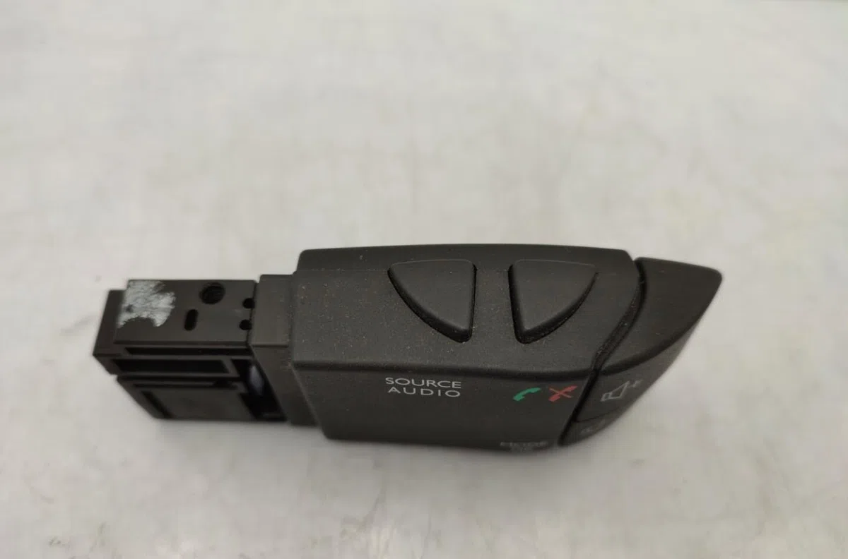 Commande autoradio RENAULT CLIO 4 PHASE 2 occasion