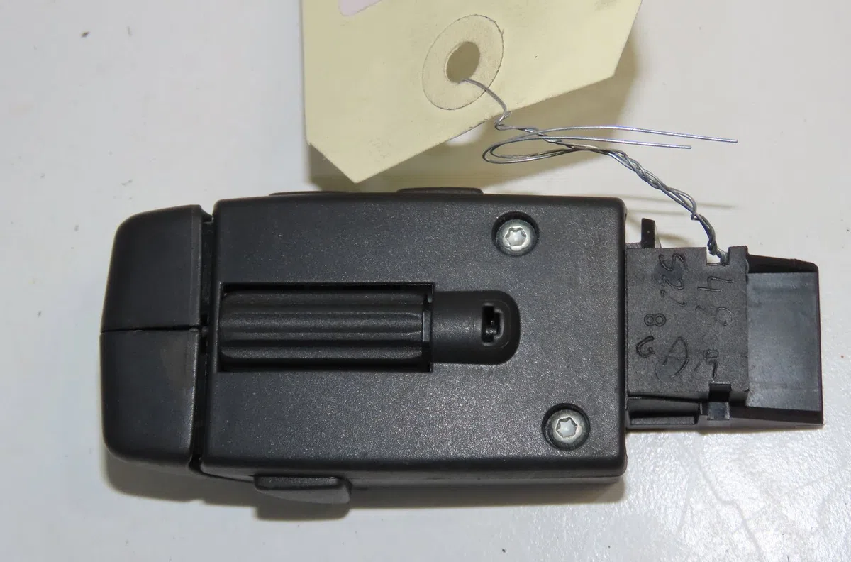 Commande autoradio Renault CLIO II (BB_, CB_) 1.5 dci (b-c2j) (2004-2012) occasion — photo 2