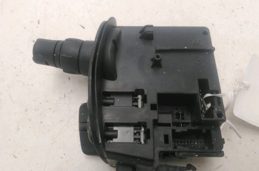 Commande autoradio Renault CLIO III (BR0-1, CR0-1) 1.5 dci (br17, cr17) (2005-2012) 5 portes occasion