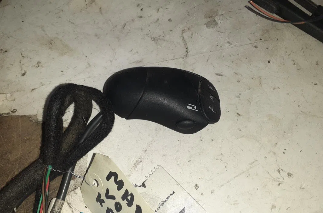Commande autoradio Renault KANGOO (KC0-1_) 1.5 dci (2003) occasion — photo 2