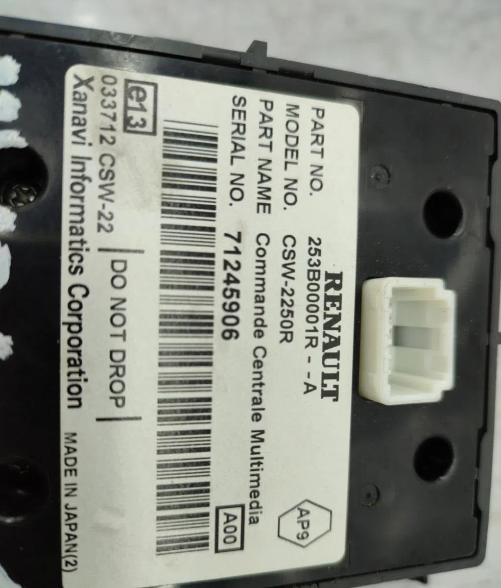 Commande autoradio RENAULT LAGUNA 3 PHASE 1 occasion — photo 3