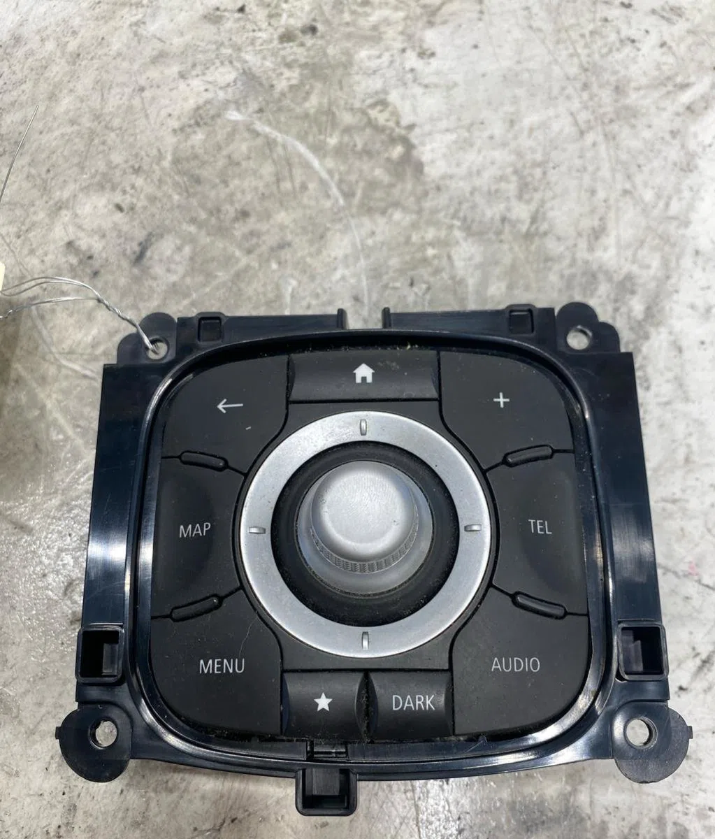 Commande autoradio RENAULT LAGUNA 3 PHASE 3 occasion — photo 2