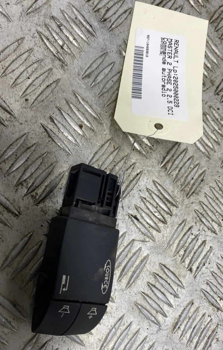 Commande autoradio RENAULT MASTER 2 PHASE 2 occasion — photo 2