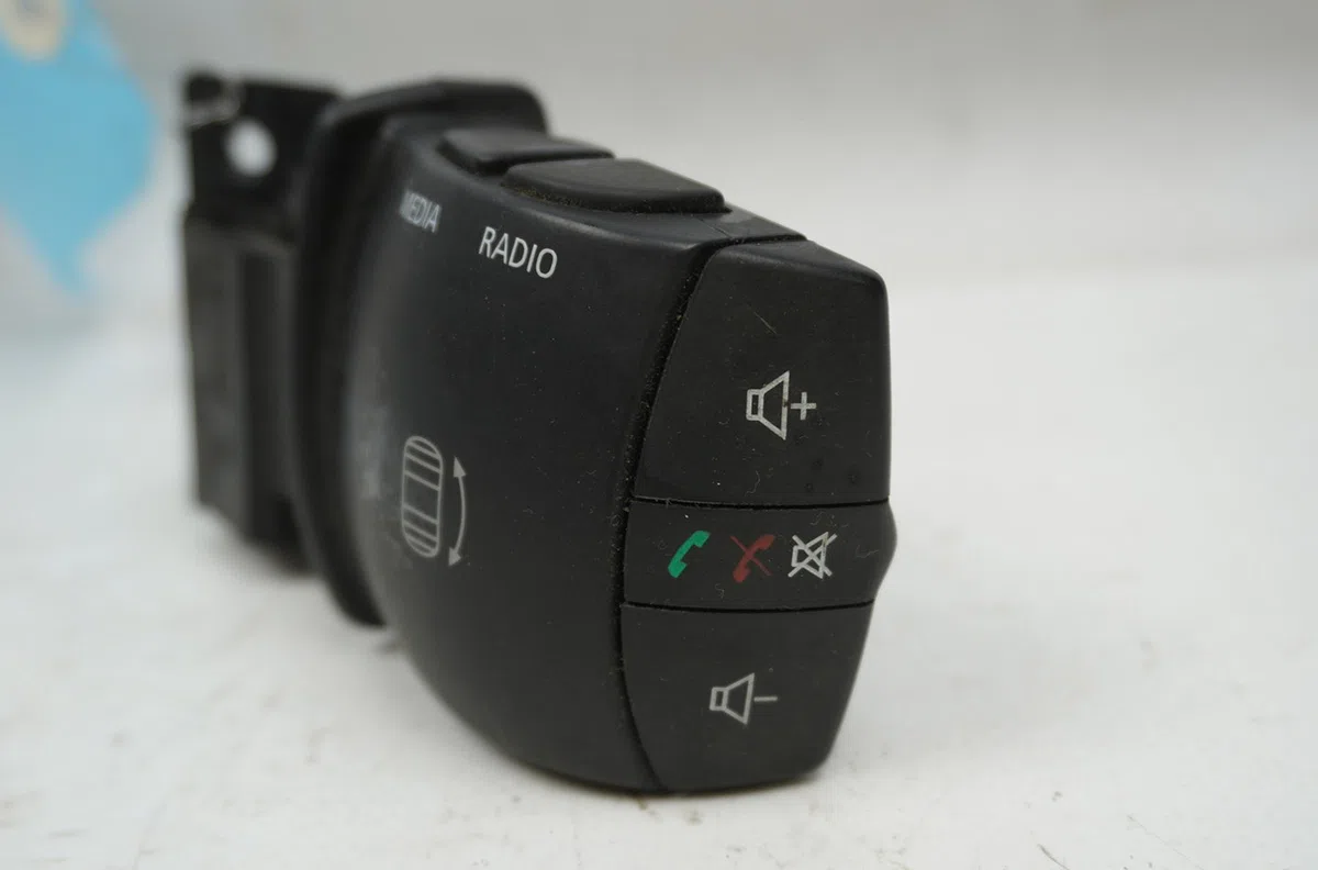 Commande autoradio Renault MASTER III Camionnette (FV) 2.3 dci 125 fwd (fv0c, fv0d, fv0g, fv0h, fv0j, fv0k) (2010) occasion — photo 2