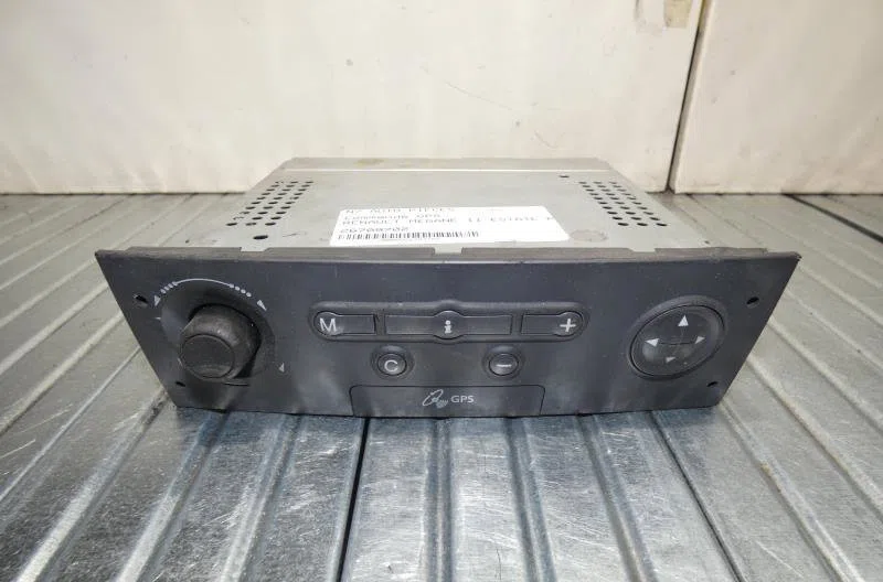 Commande autoradio RENAULT MEGANE 2 PHASE 1 BREAK occasion — photo 2