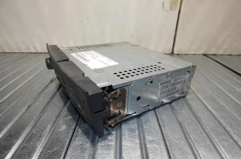 Commande autoradio RENAULT MEGANE 2 PHASE 1 BREAK occasion — photo 3