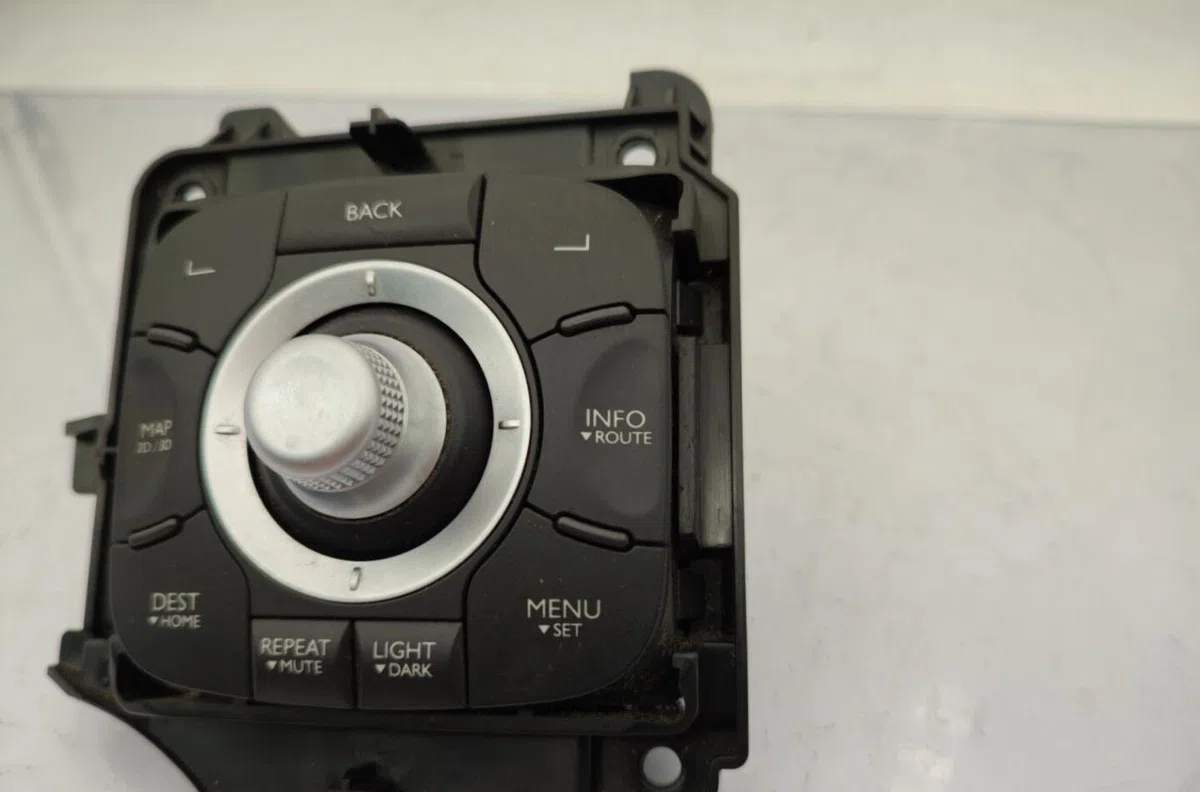 Commande autoradio RENAULT MEGANE 3 PHASE 1 occasion — photo 3