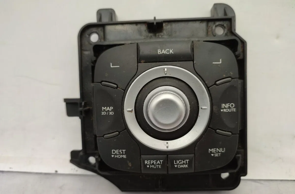 Commande autoradio RENAULT MEGANE 3 PHASE 1 occasion — photo 2