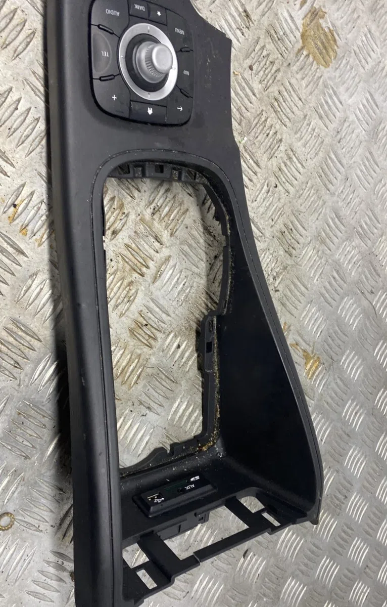 Commande autoradio RENAULT MEGANE 3 PHASE 3 occasion