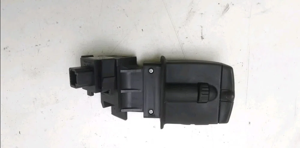 Commande autoradio Renault MEGANE III 3-5 portes (BZ0-1_, B3_) 1.5 dci (bz09, bz0d, bz1w, bz29, bz14) (2009) 5 portes occasion — photo 2