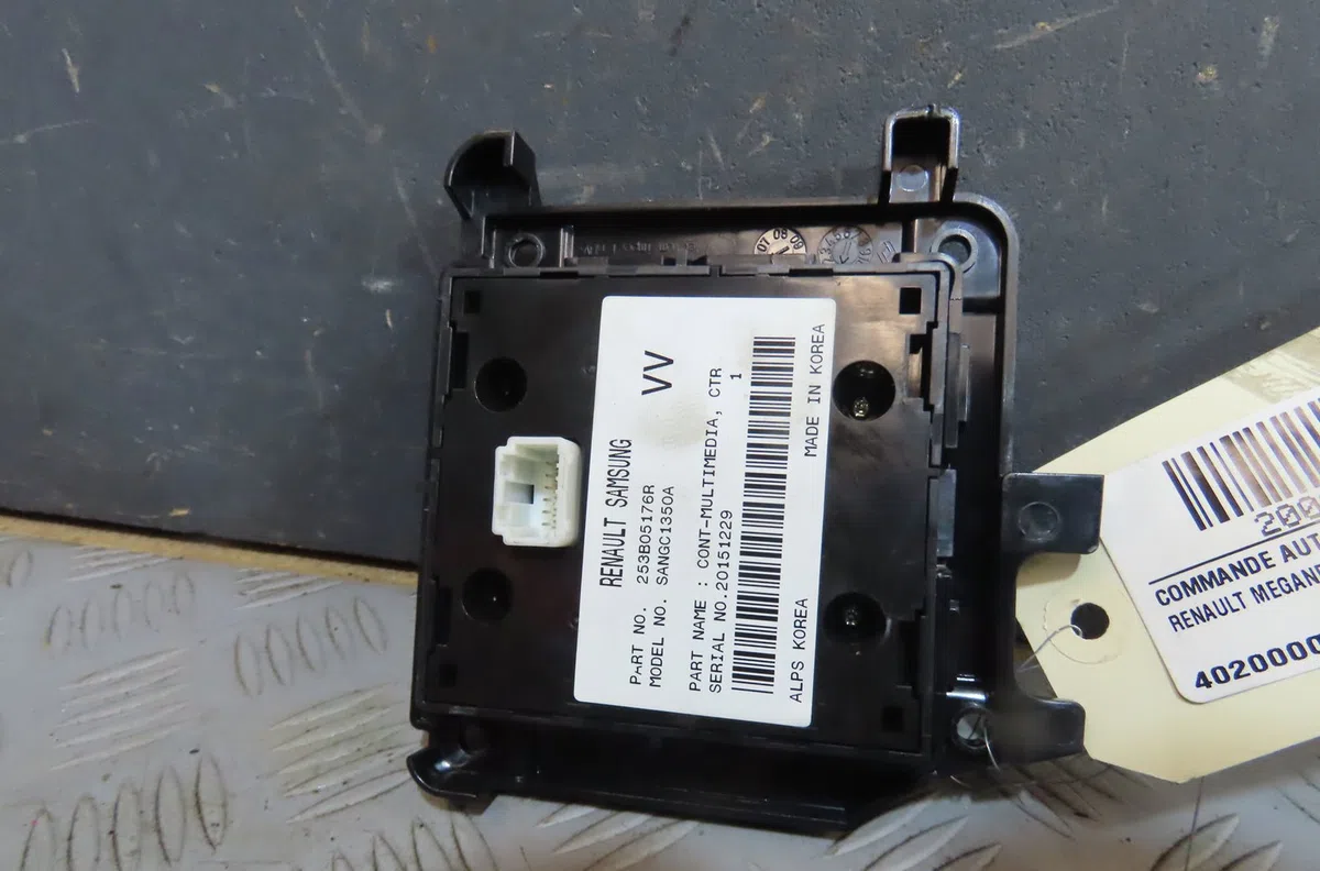 Commande autoradio Renault MEGANE III Coupé (DZ0-1_) 1.6 dci (dz00, dz12, dz2a, dz13) (2011-2015) occasion — photo 2