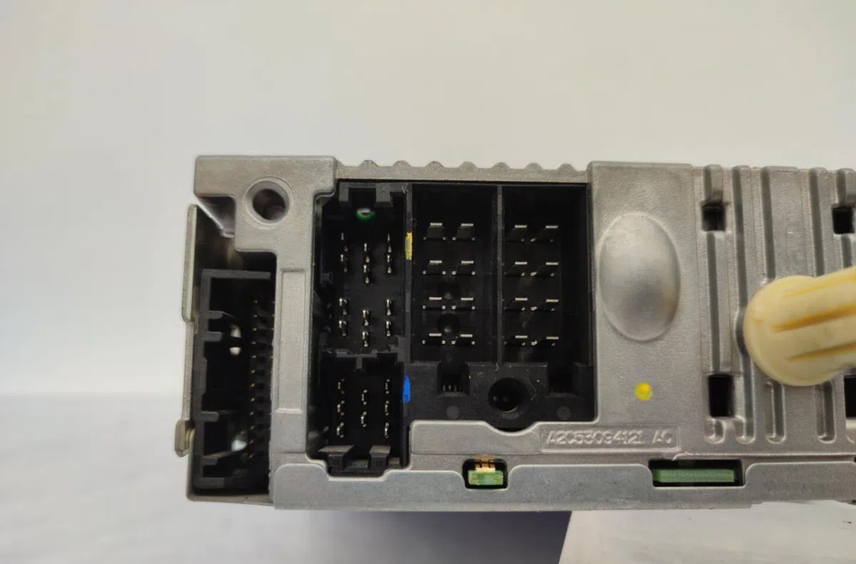Commande autoradio RENAULT SCENIC 2 PHASE 2 occasion — photo 2