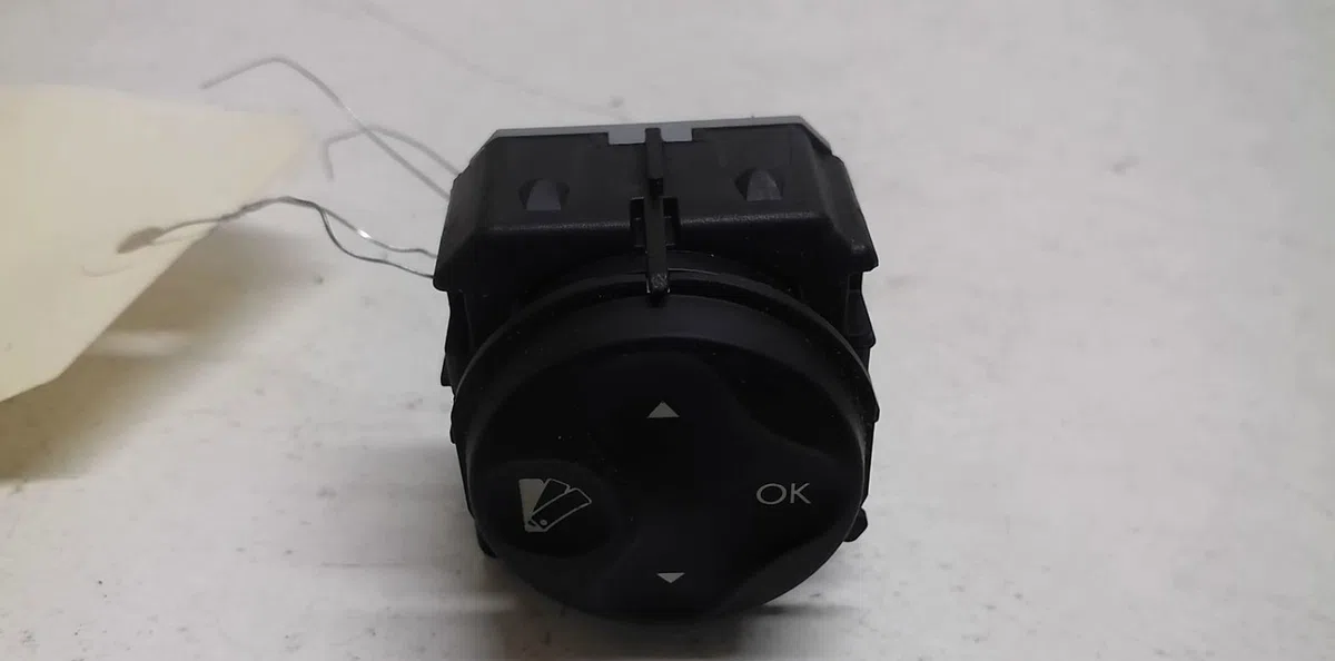 Commande autoradio Renault SCÉNIC III (JZ0-1_) 1.5 dci (2009) 5 portes occasion — photo 2