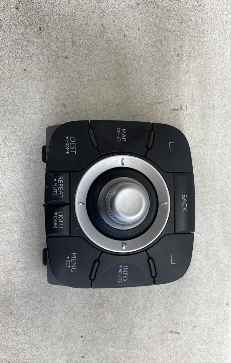 Commande autoradio Renault SCÉNIC III (JZ0-1_) 1.9 dci (jz0j, jz1j, jz1k, jz1s) (2009) occasion