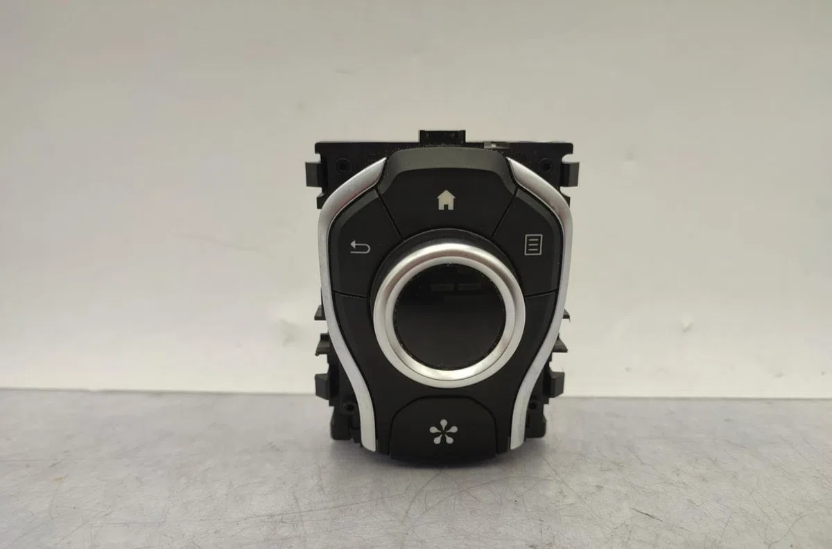 Commande autoradio RENAULT TALISMAN occasion — photo 2