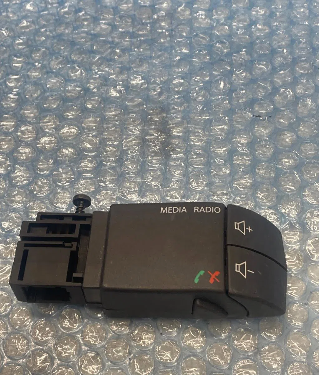 Commande autoradio Renault TWINGO II (CN0_) 1.2 16v (cn04, cn0a, cn0b) (2007-2014) 3 portes occasion — photo 2