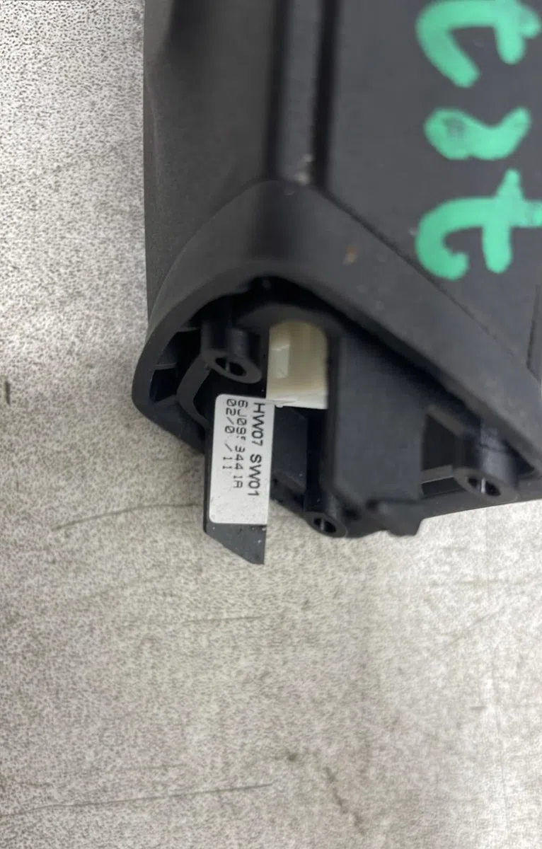 Commande autoradio Seat IBIZA IV (6J5, 6P1) 1.6 tdi (2009-2015) occasion — photo 2