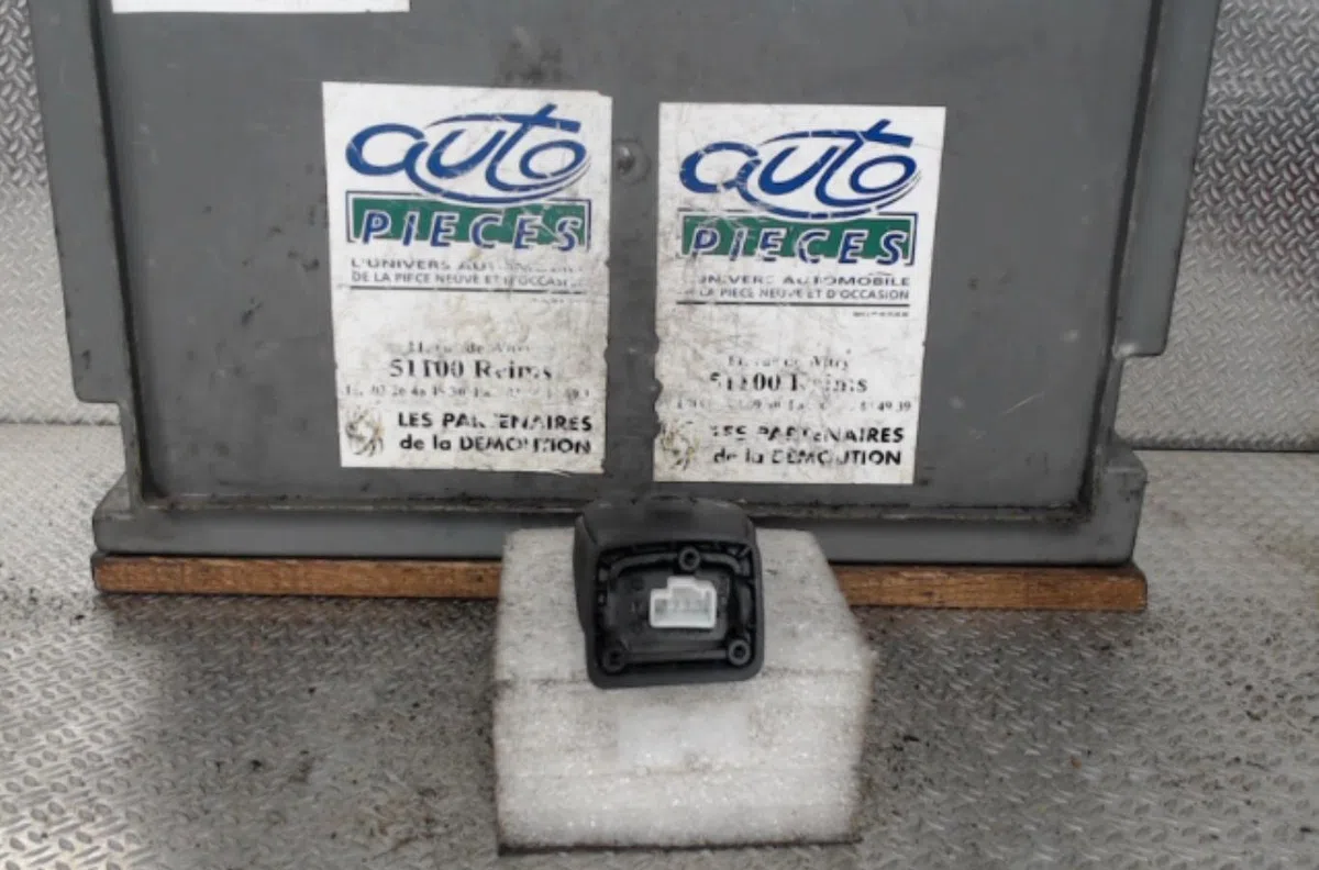 Commande autoradio Seat IBIZA IV (6J5, 6P1) 1.6 tdi (2009-2015) occasion — photo 2