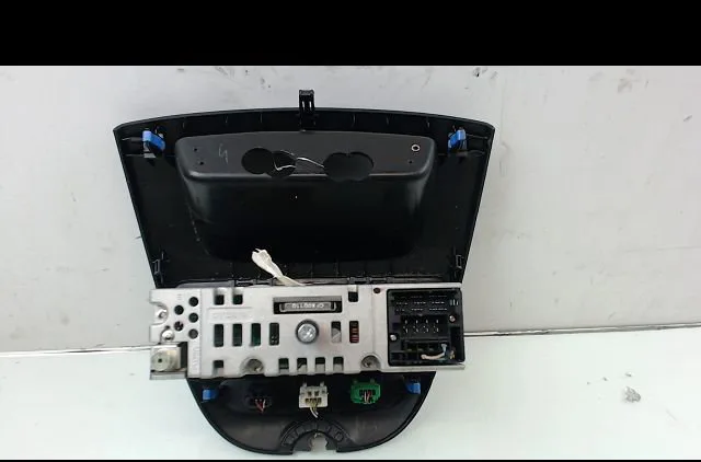 Commande autoradio Toyota AYGO (_B1_) 1.0 (kgb10_) (2005-2014) 5 portes occasion — photo 2