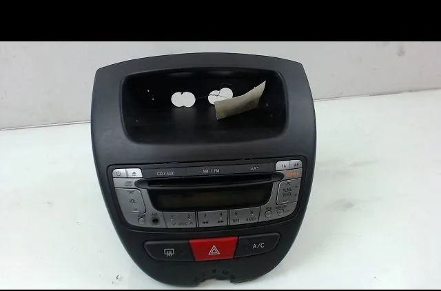 Commande autoradio Toyota AYGO (_B1_) 1.0 (kgb10_) (2005-2014) 5 portes occasion — photo 3