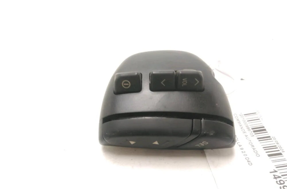Commande autoradio Toyota COROLLA (_E12_) 2.0 d-4d (cde120r_, cde120l_) (2002-2006) occasion