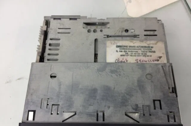Commande autoradio TOYOTA RAV4 occasion — photo 2