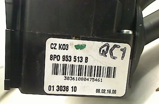 Commande clignotant Audi A3 (8P1) 2.0 tdi (2003-2012) occasion — photo 4