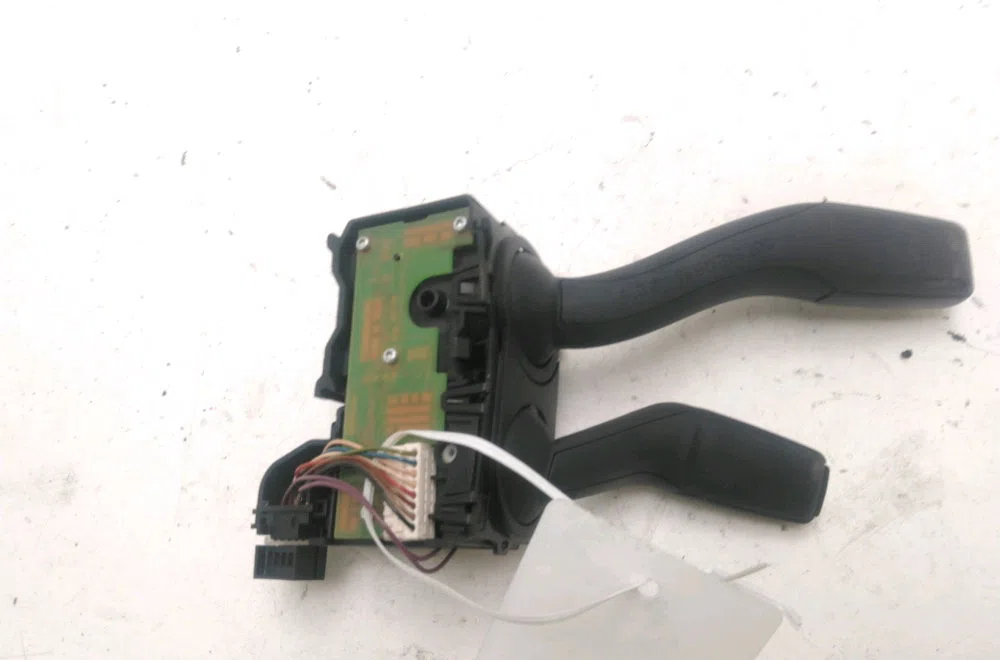 Commande clignotant Audi A3 (8P1) S3 quattro (2006-2012) occasion — photo 2