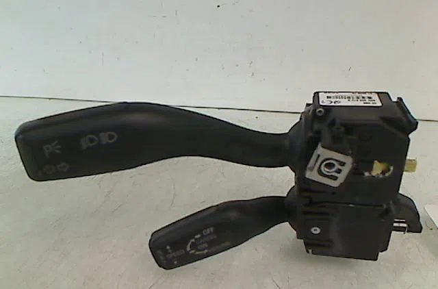 Commande clignotant AUDI A3 II 2007 occasion — photo 4