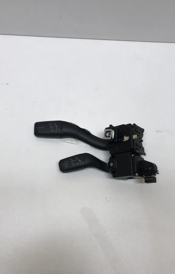 Commande clignotant Audi A3 Sportback (8PA) 1.9 tdi (2004-2010) occasion — photo 2