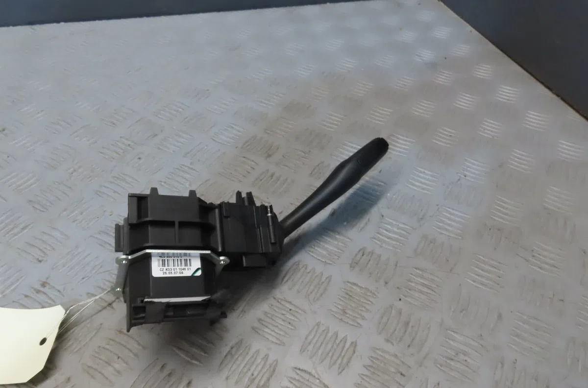 Commande clignotant AUDI A4 2007 occasion — photo 2