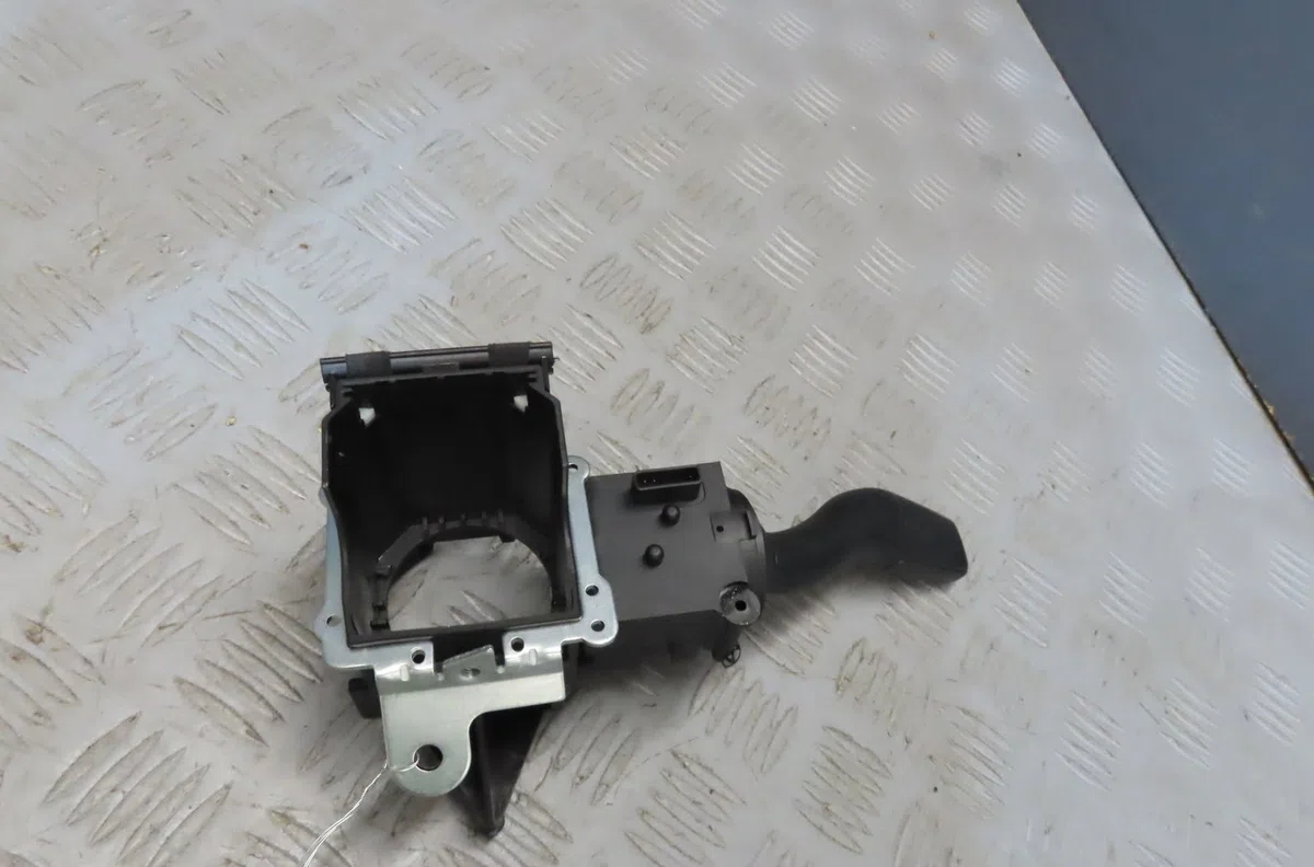 Commande clignotant AUDI A4 2007 occasion — photo 4