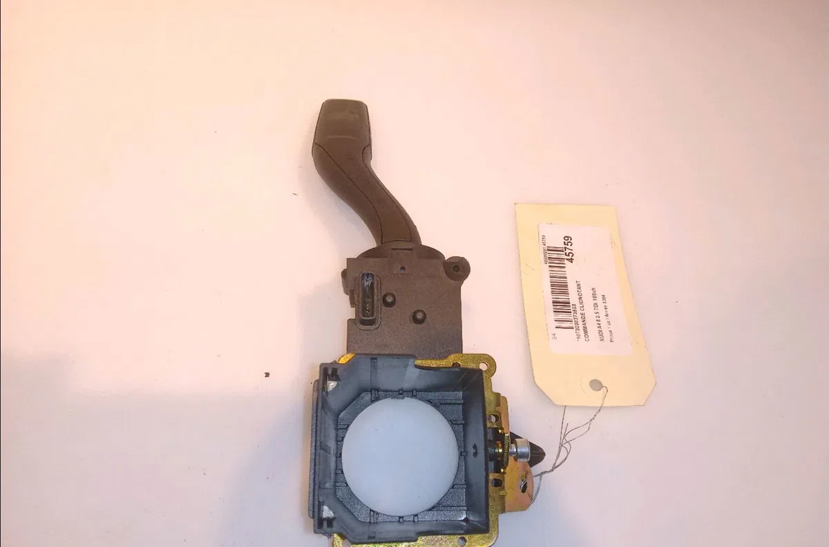 Commande clignotant Audi A4 B6 (8E2) 2.5 tdi quattro (2000-2004) occasion — photo 2
