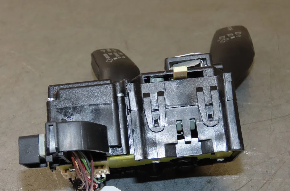 Commande clignotant Audi TT (8J3) 2.0 tfsi quattro (2010-2014) occasion — photo 2