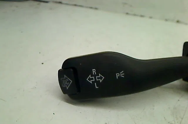 Commande clignotant Bmw 3 Coupé (E46) 330 ci (2000-2006) occasion — photo 2
